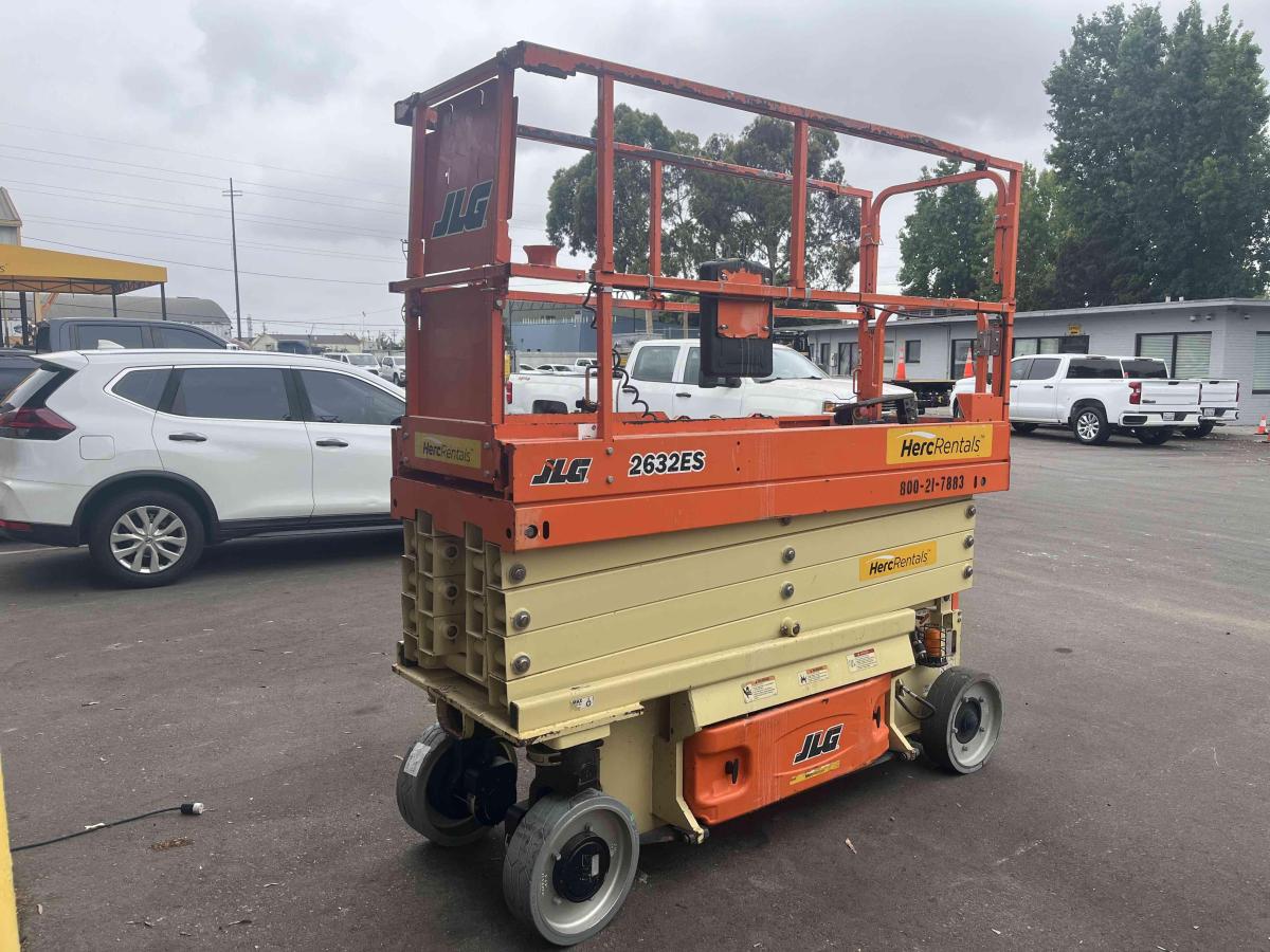 2018 JLG 2632ES-4