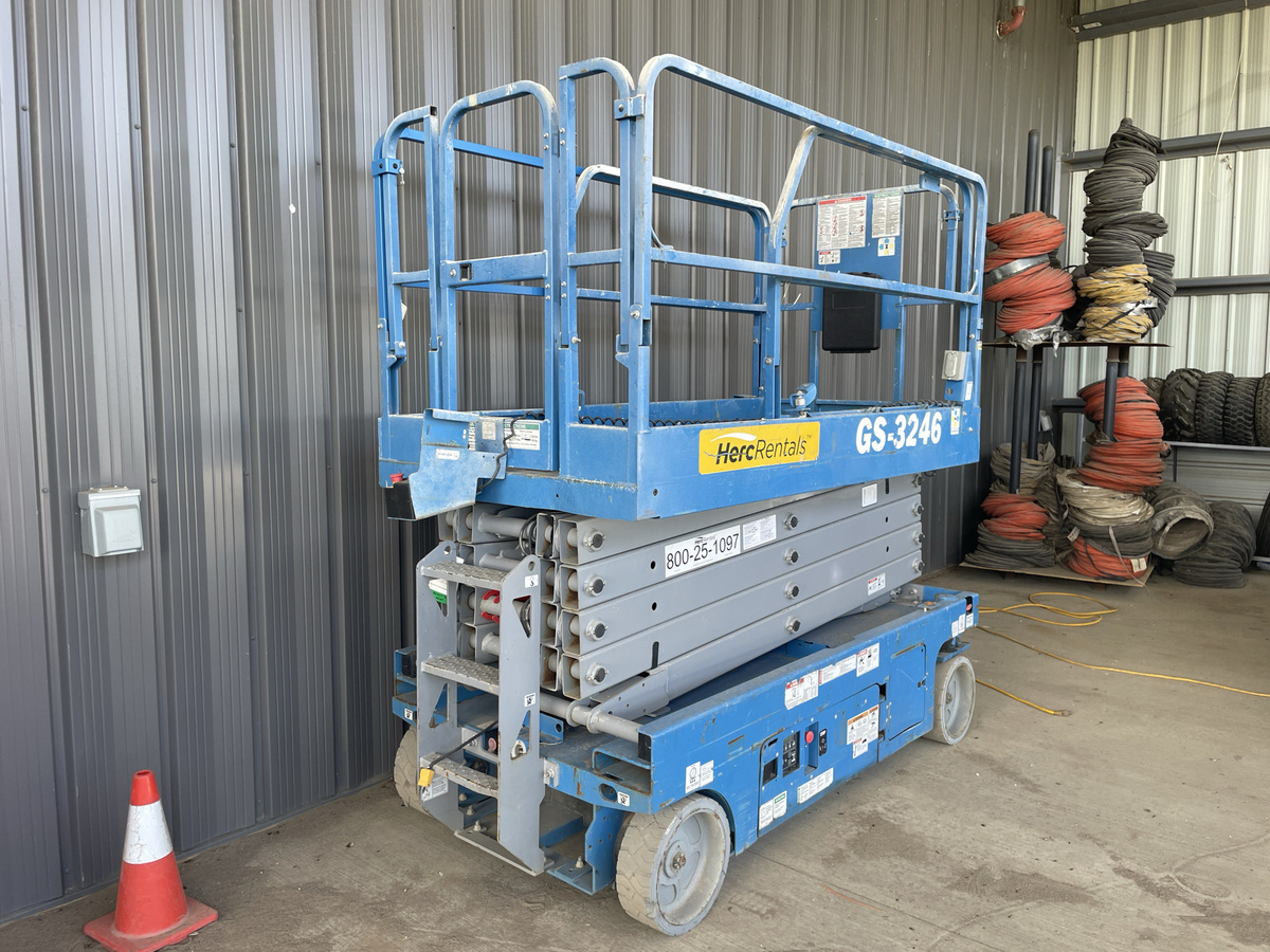2019 Genie GS-3246