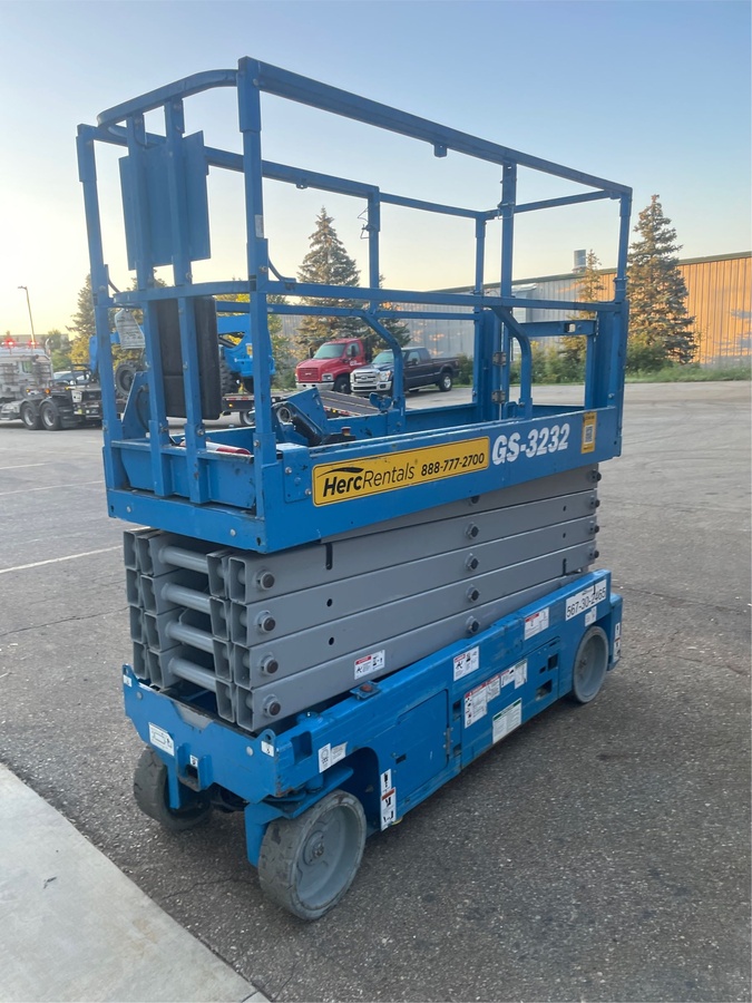 2019 Genie GS-3232