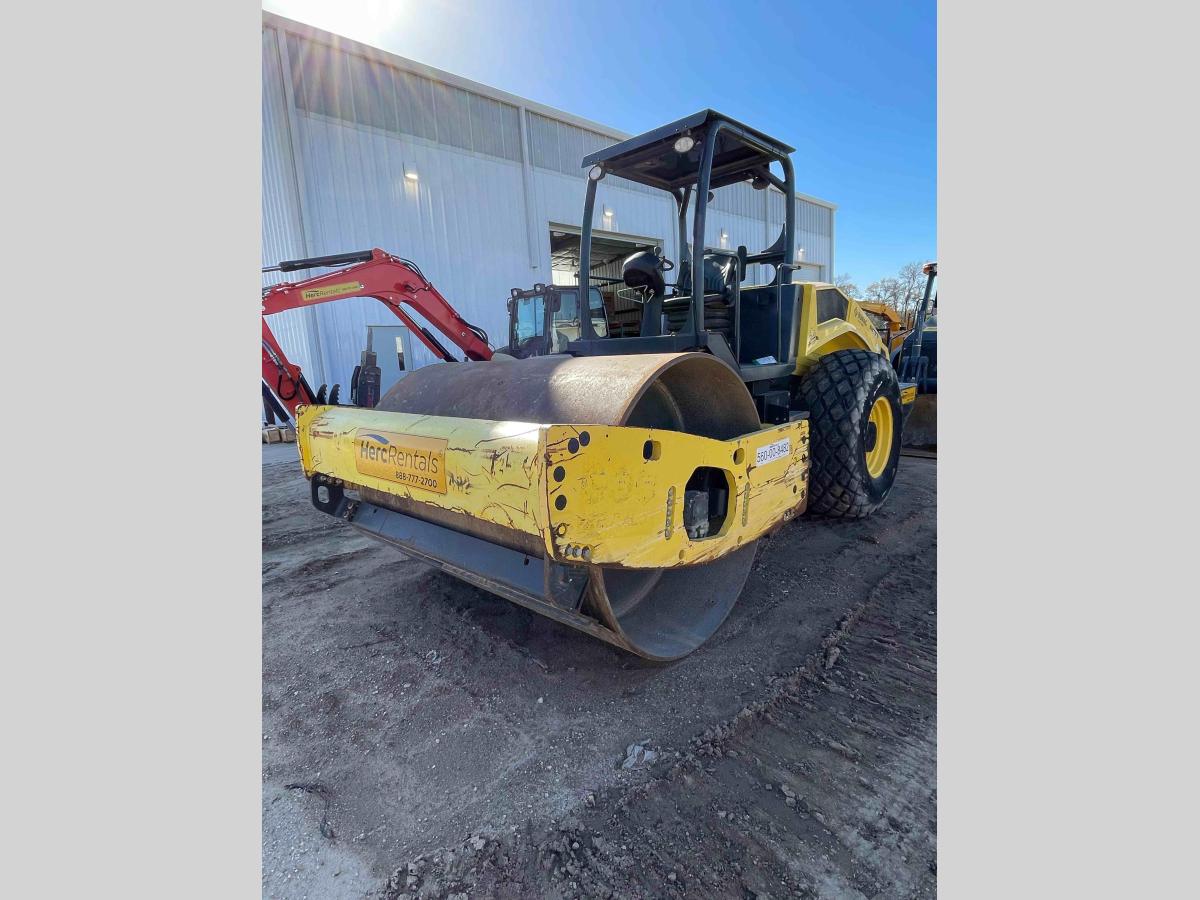 2017 BOMAG BW211D-5