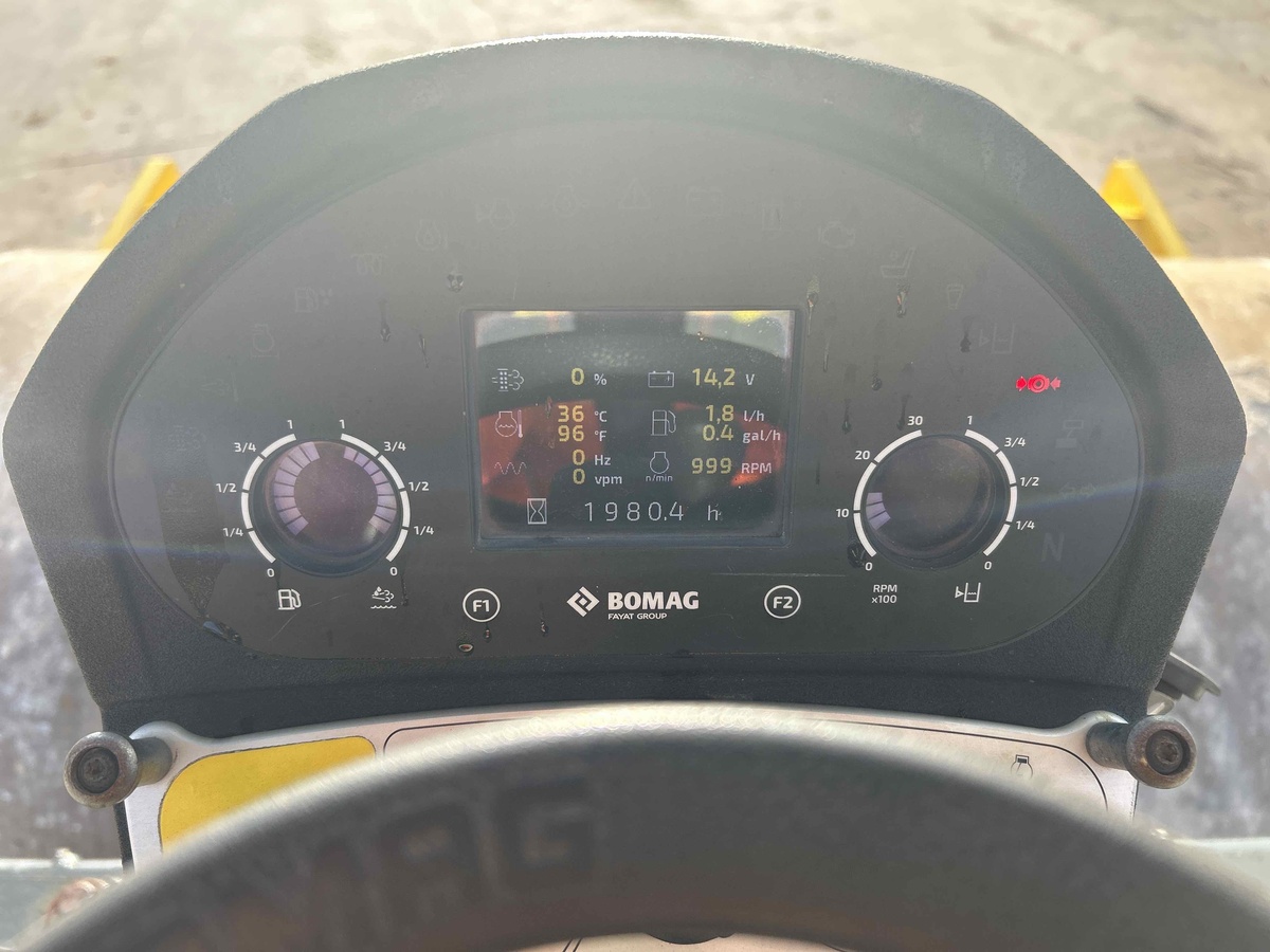 2020 BOMAG BW211D-5-5