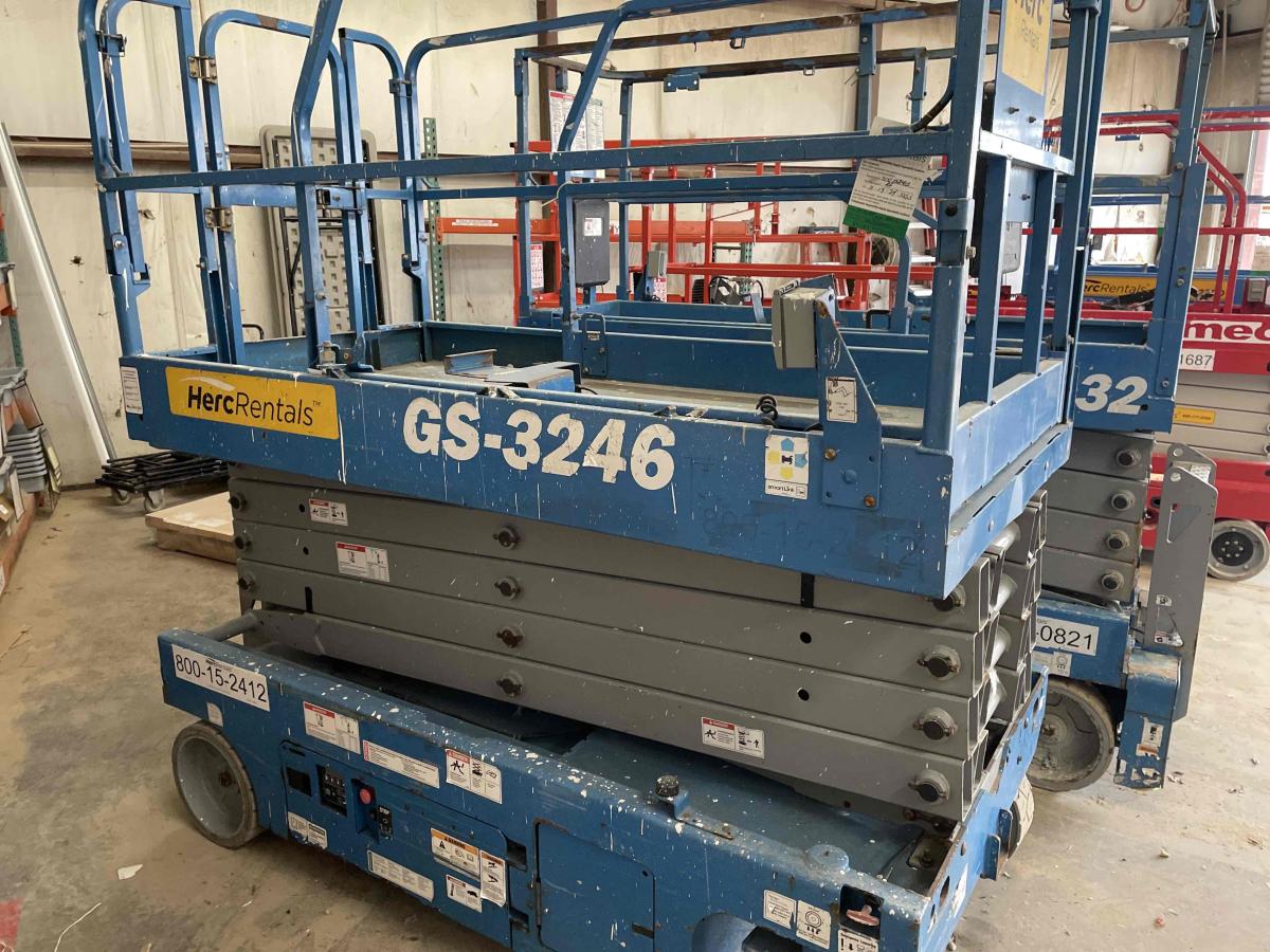 2017 Genie GS-3246