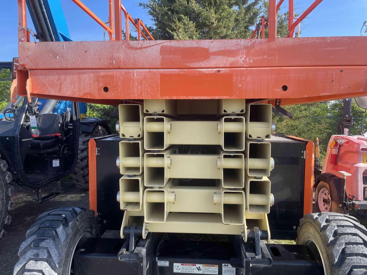 2018 JLG 430LRT
