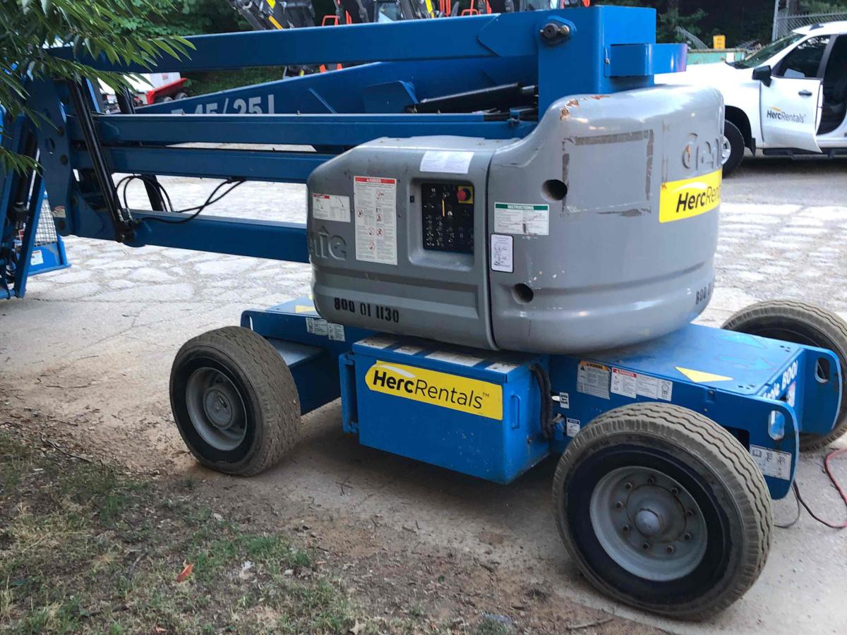 2013 Genie Z-45/25
