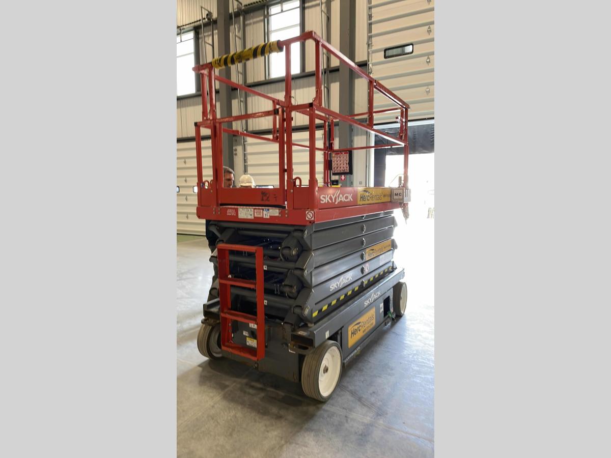 2017 Skyjack SJ4740