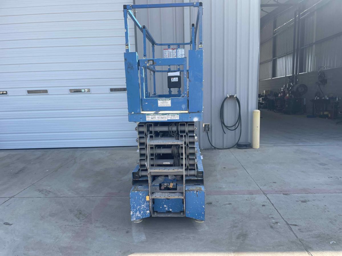 2017 Genie GS-3232