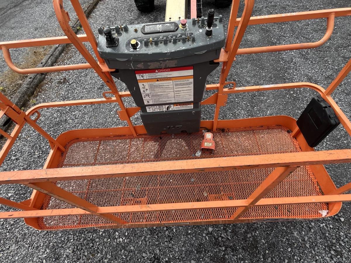 2008 JLG 600S-5