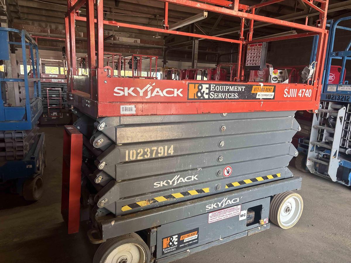 2018 Skyjack SJ4740