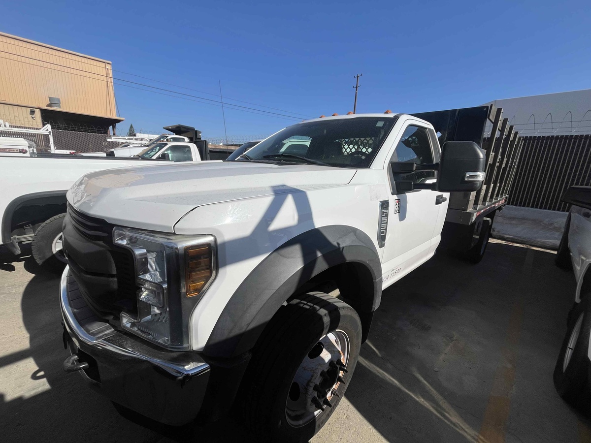 2019 Ford F550-3