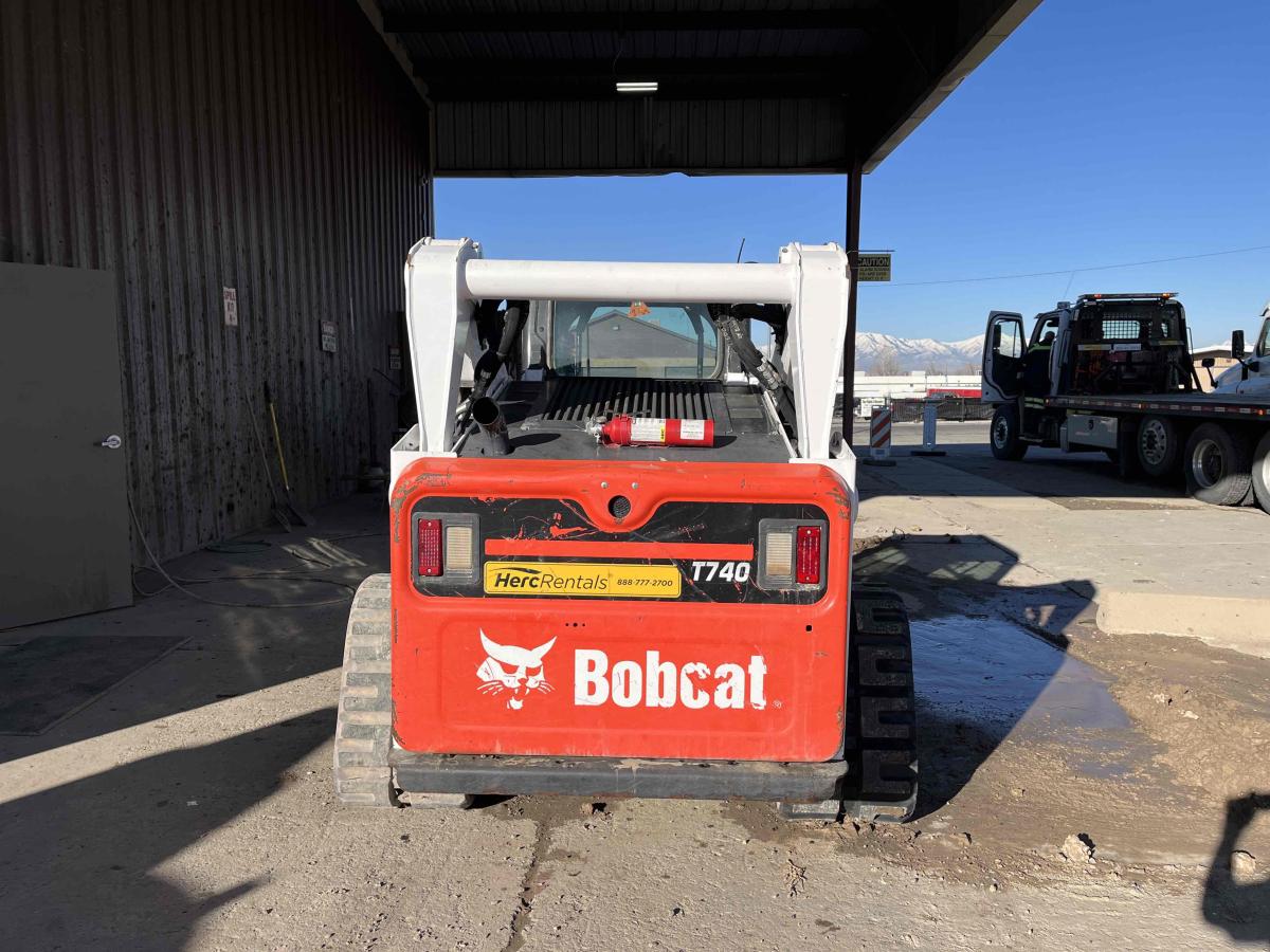 2020 Bobcat T740