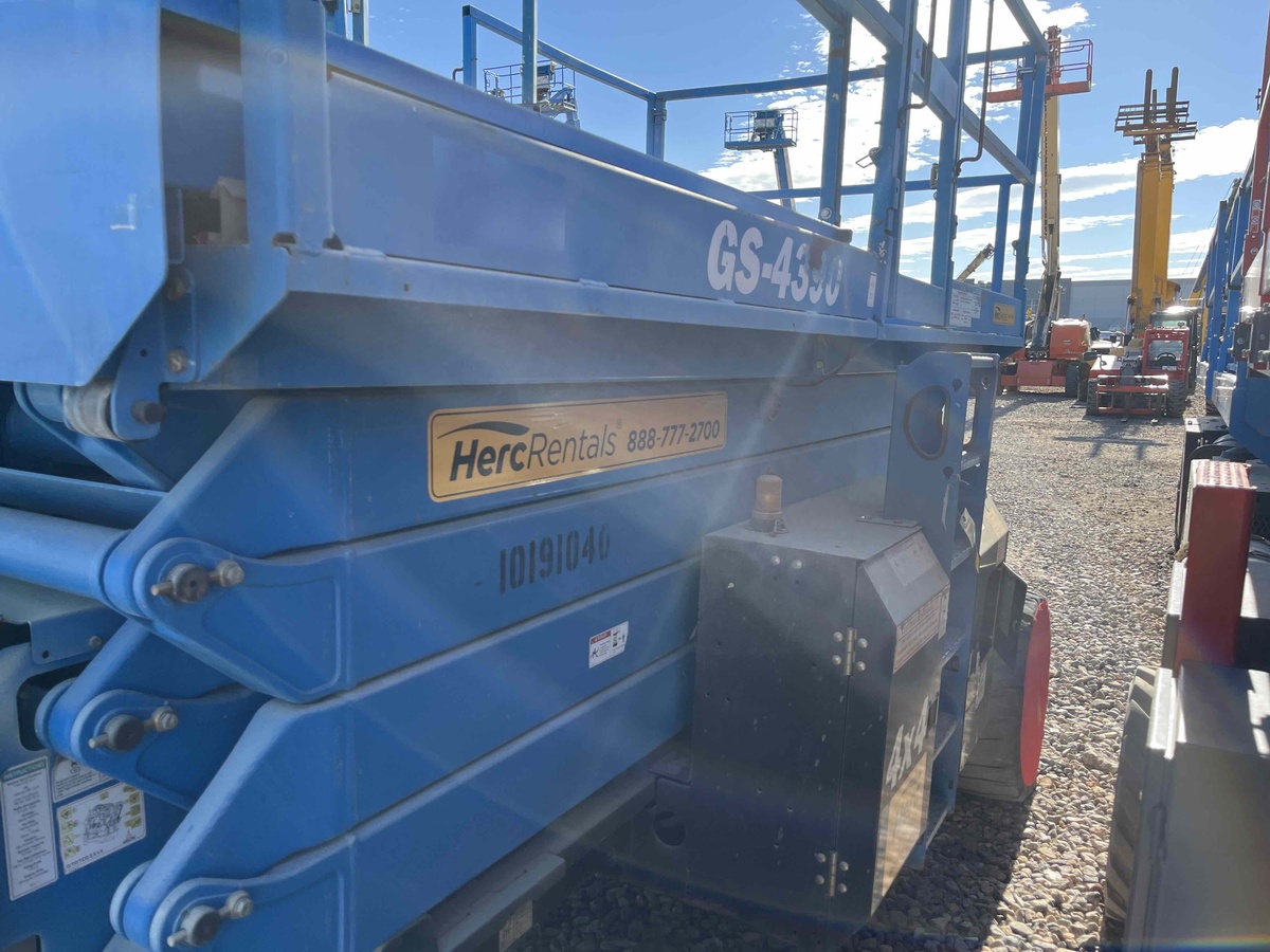 2015 Genie GS-4390 RT-3