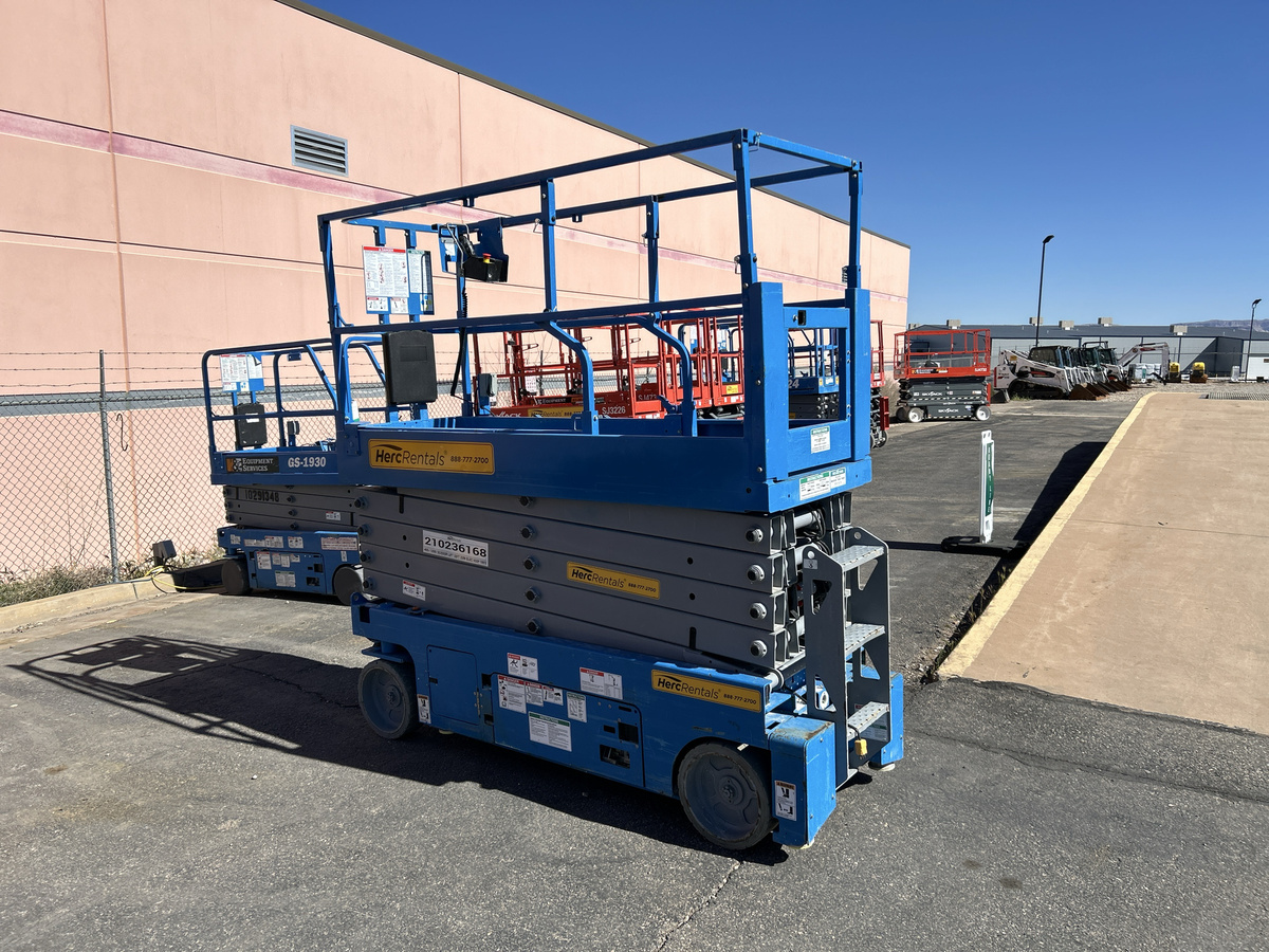 2018 Genie GS-3232-3