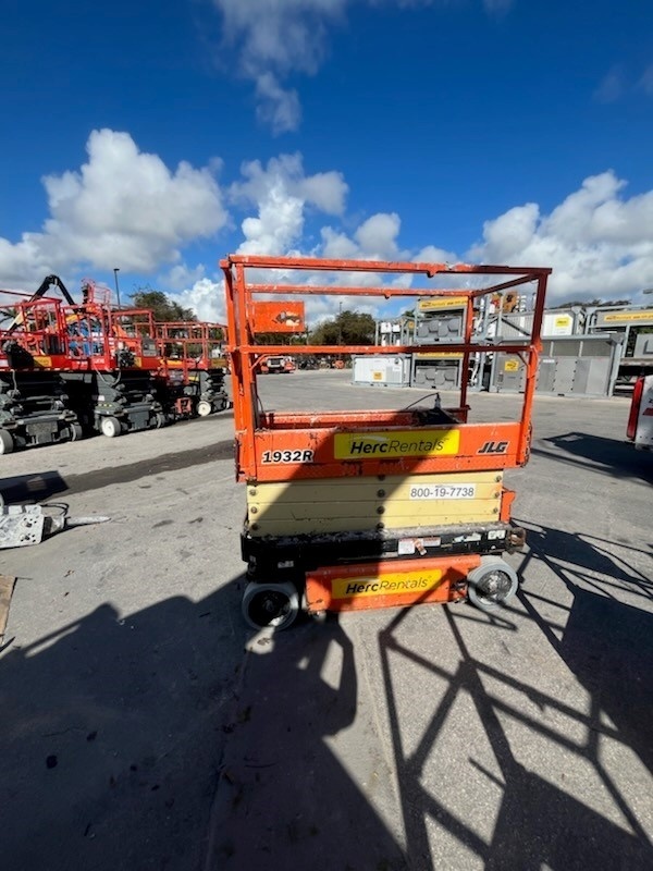 2018 JLG 1932R-2