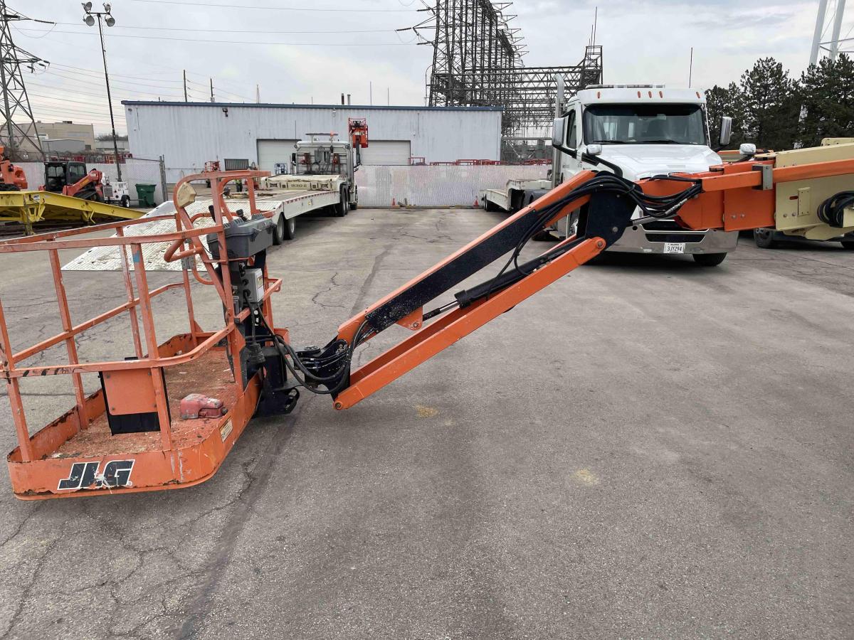 2011 JLG 660SJ