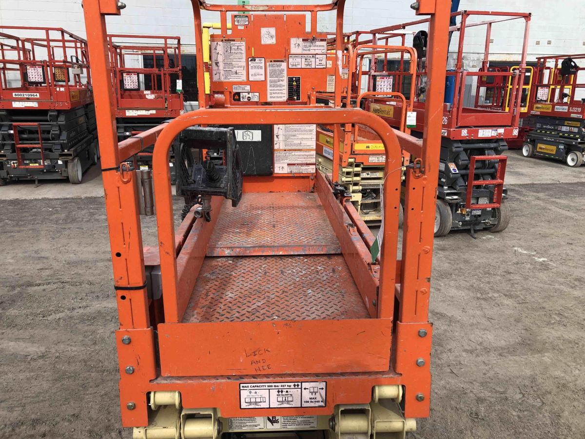 2017 JLG 1930ES