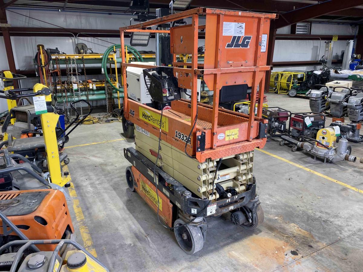 2018 JLG 1932R