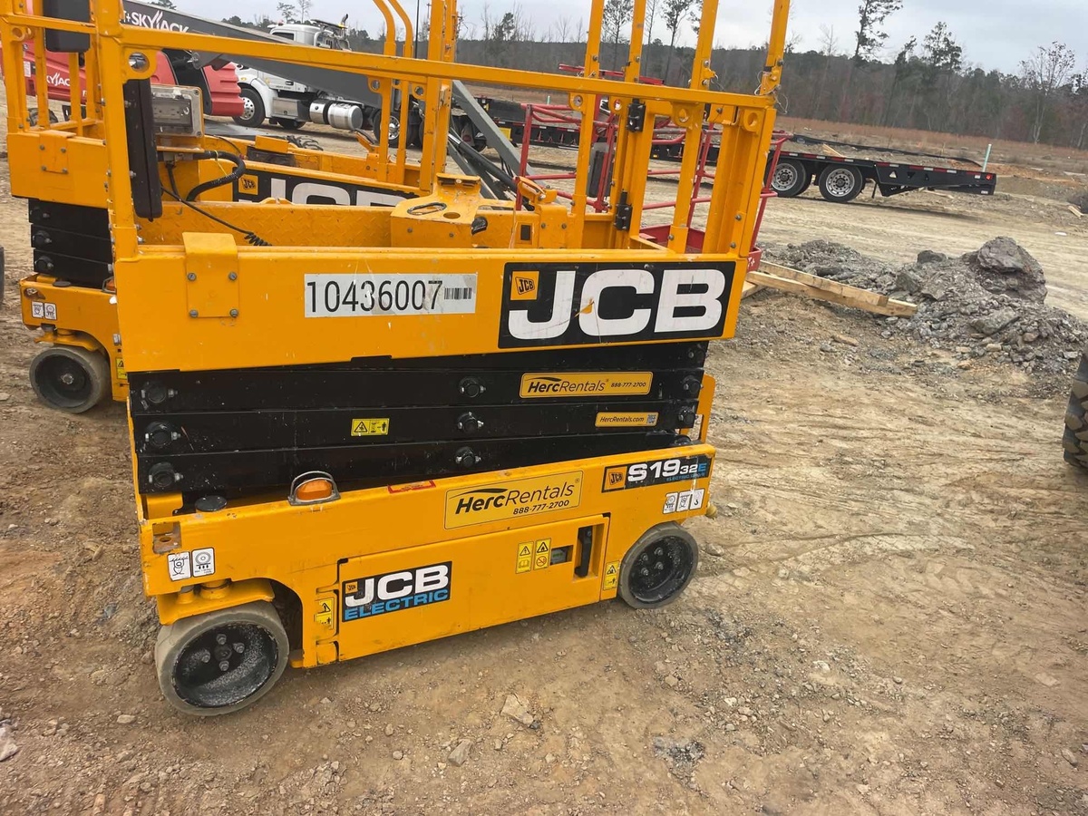 2024 JCB S1932E