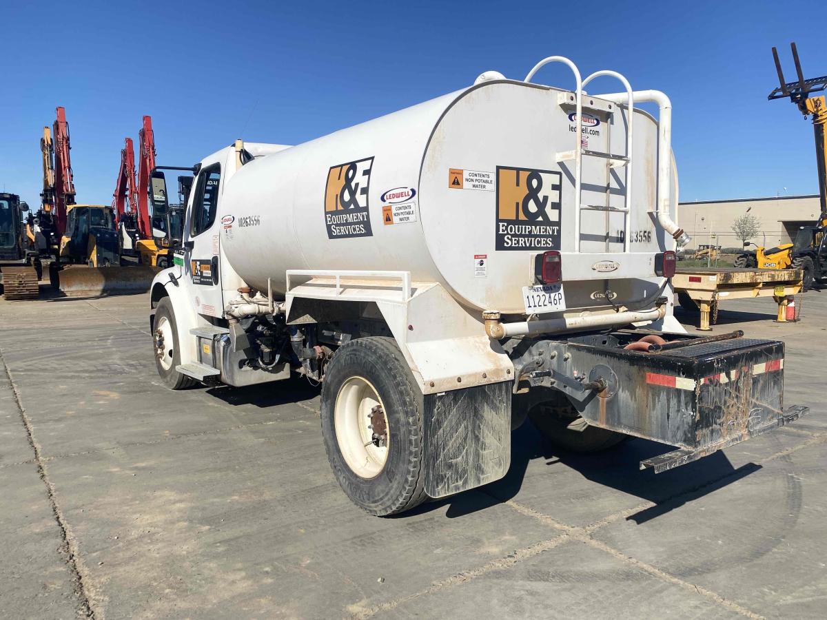 2019 Freightliner M2106