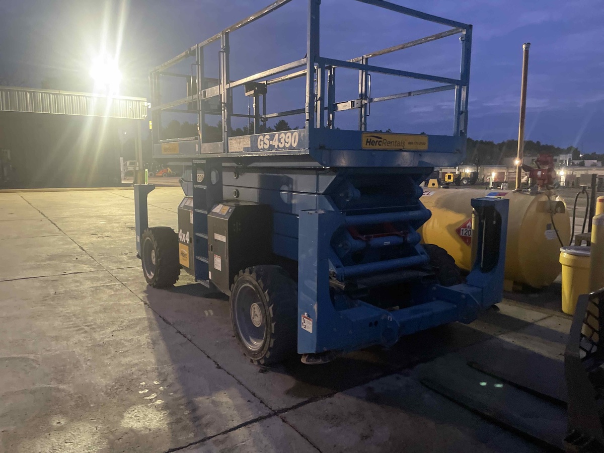 2018 Genie GS-4390 RT-4