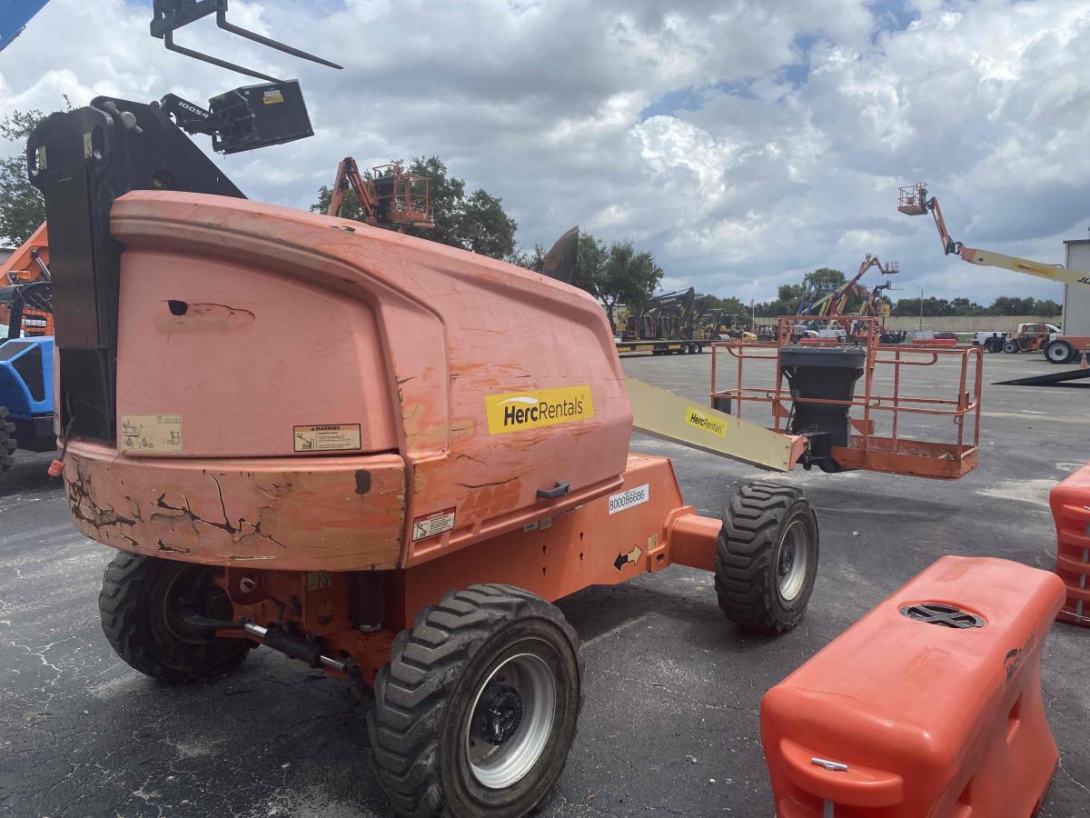 2016 JLG 400S