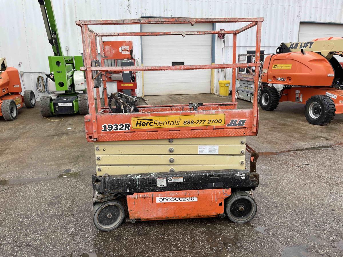 2018 JLG 1932R