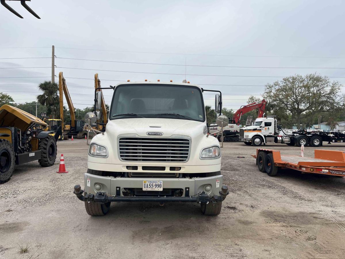 2019 Freightliner M2106-9