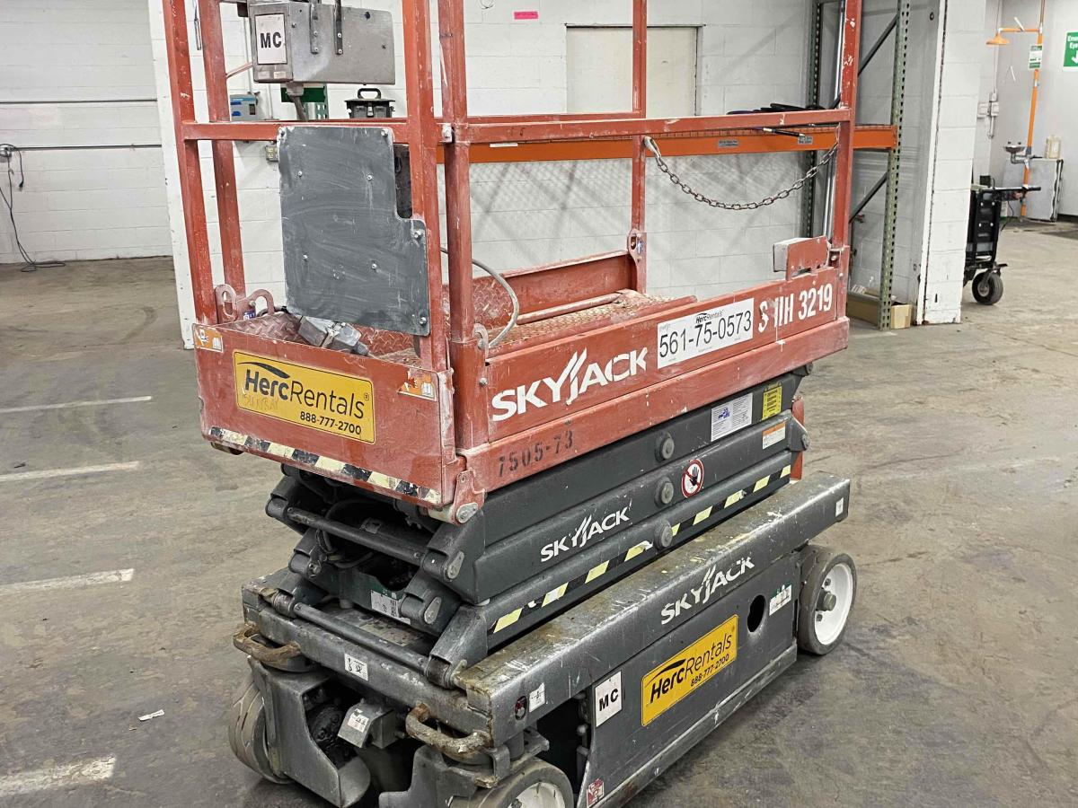 2017 Skyjack SJ3219