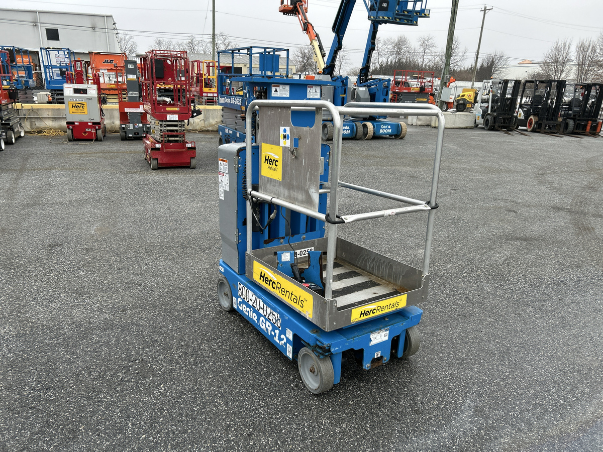 2018 Genie GR-12-2