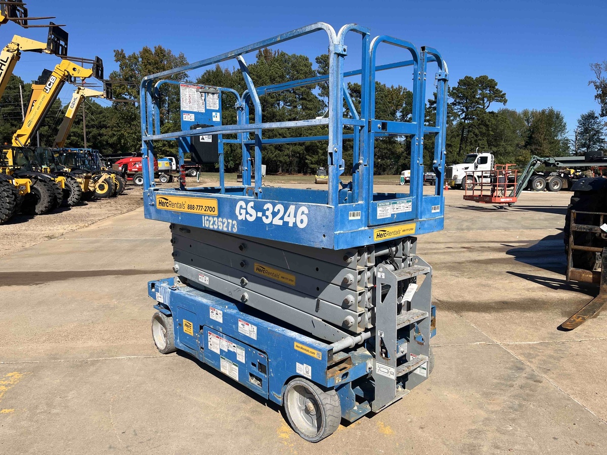 2018 Genie GS-3246-4