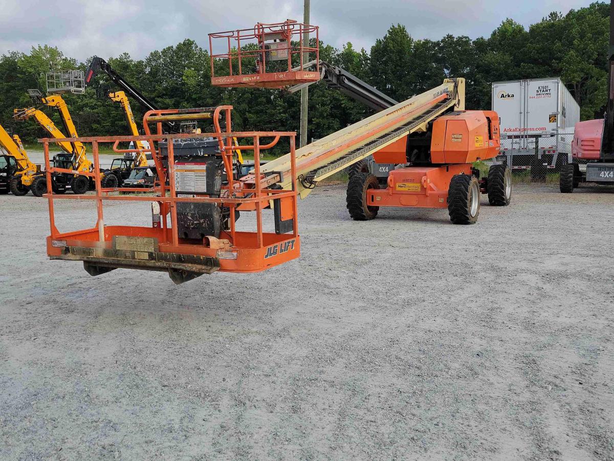 2016 JLG 800S