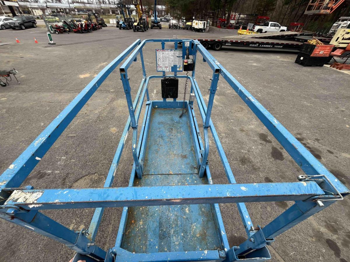 2018 Genie GS-3232