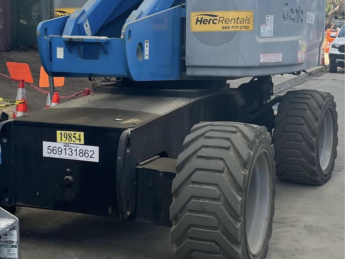 2013 Genie S-85