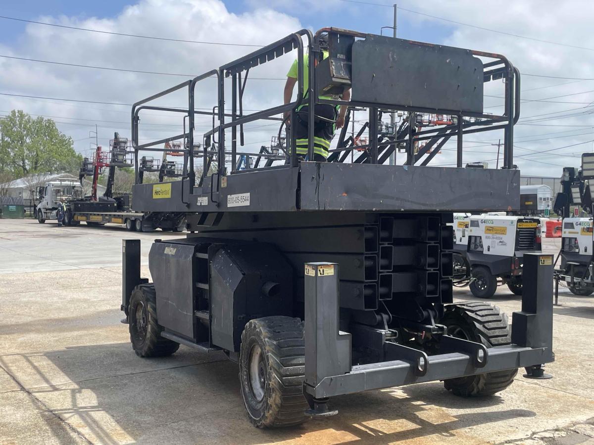2015 JLG 4394RT
