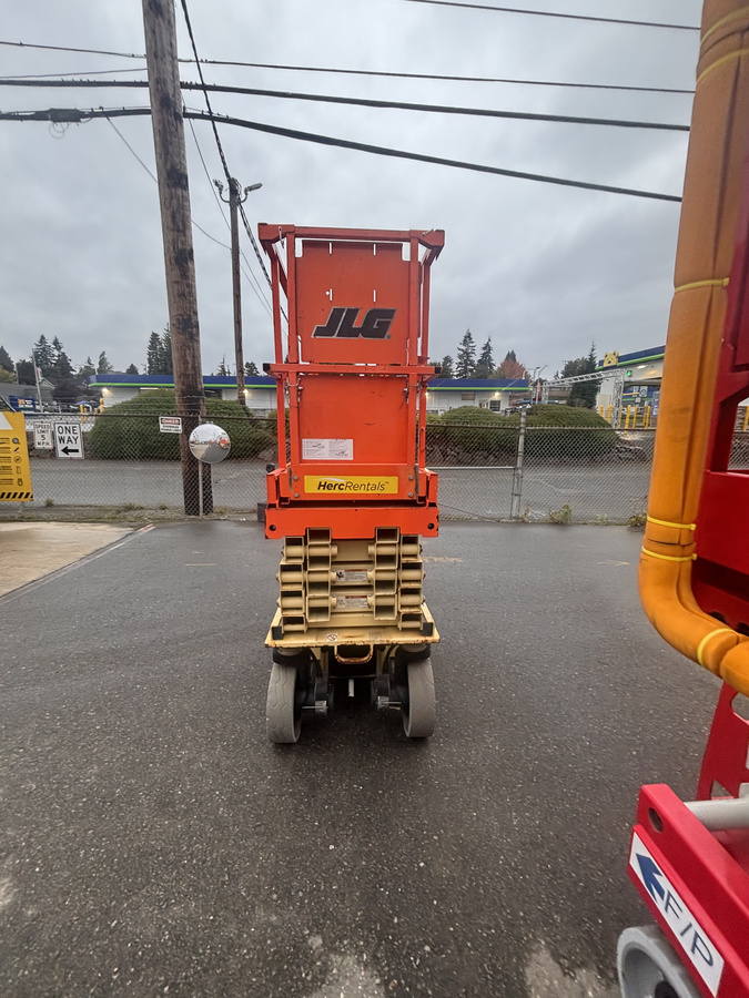 2017 JLG 2632ES-9