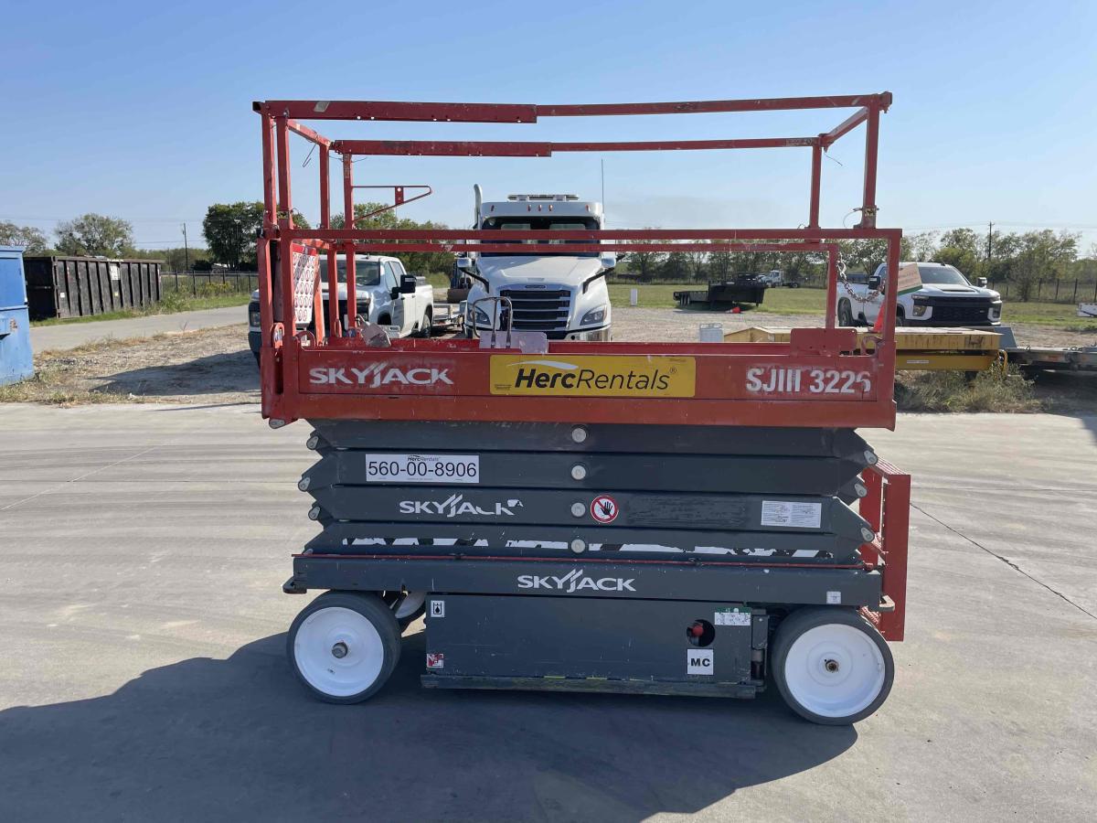 2017 Skyjack SJ3226