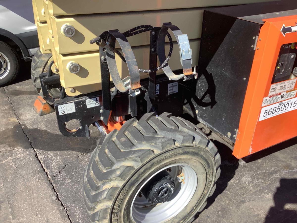 2018 JLG 430LRT