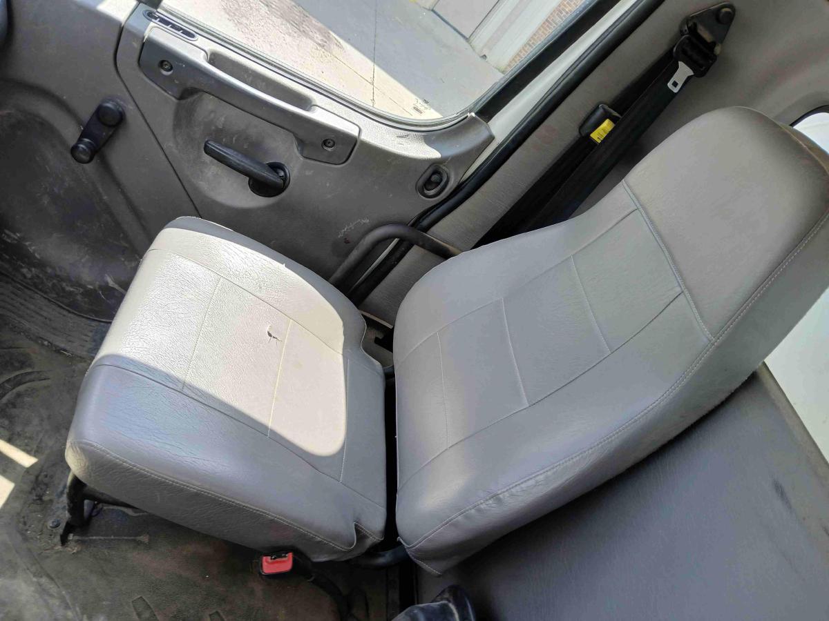 2019 Freightliner M2106-11