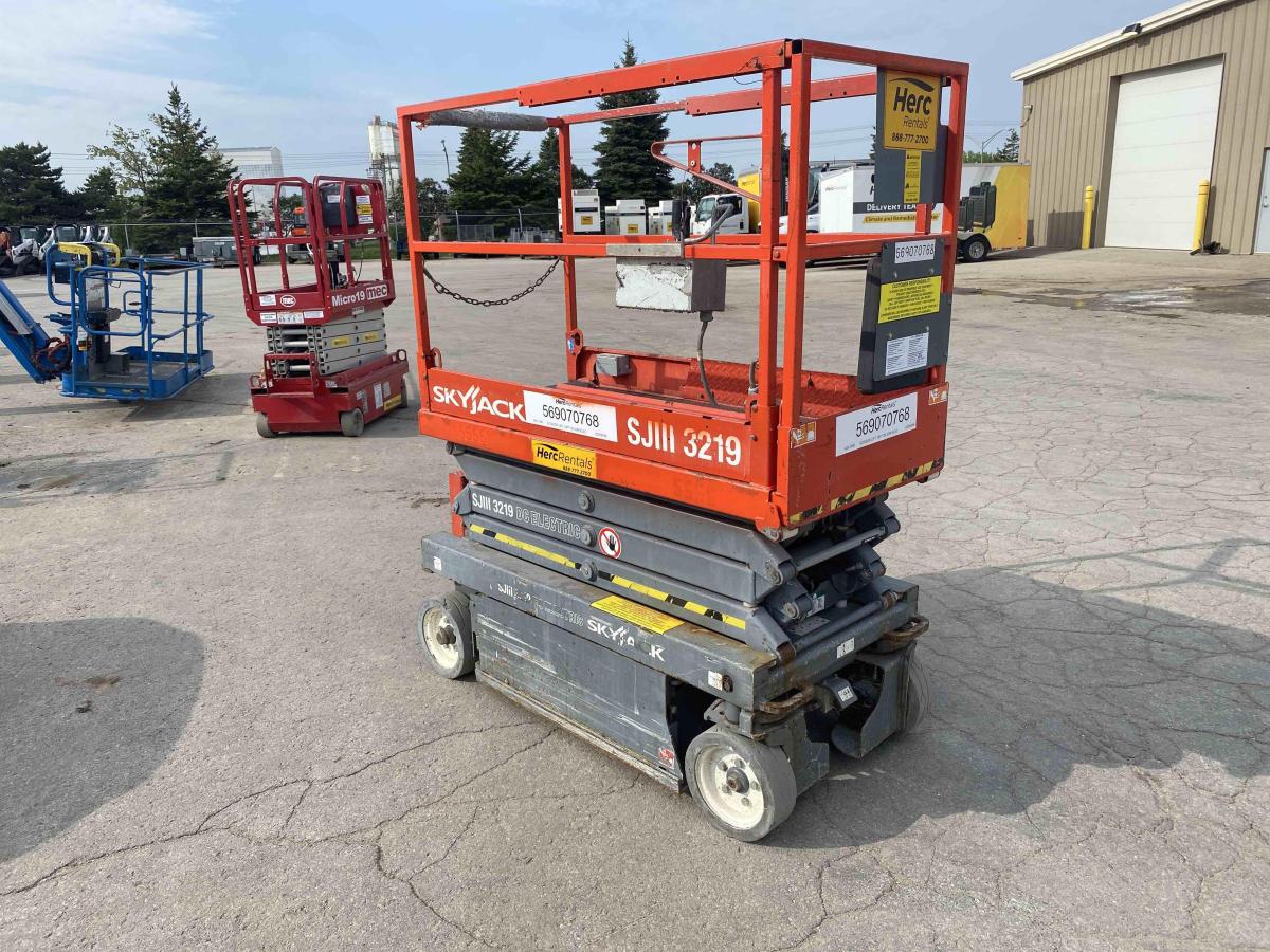 2013 Skyjack SJ3219