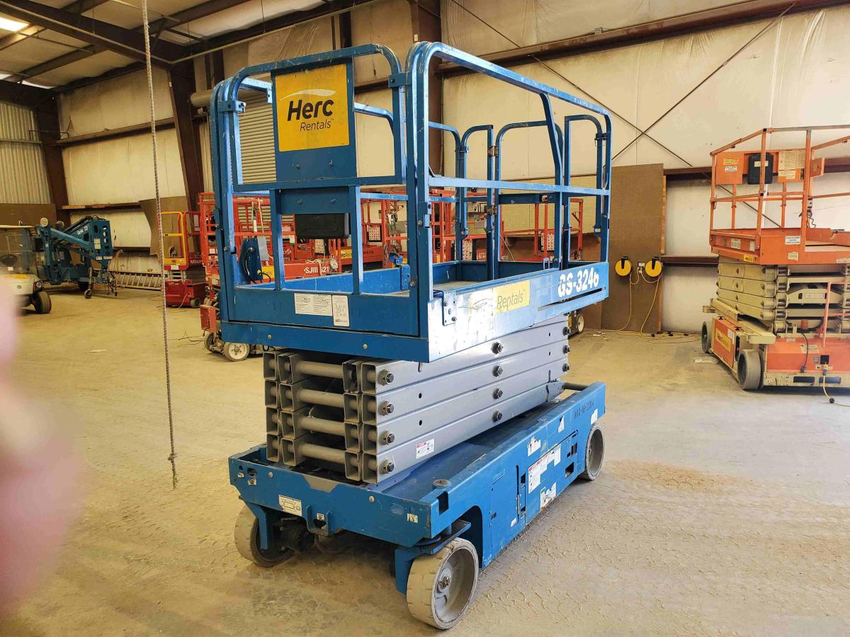 2017 Genie GS-3246