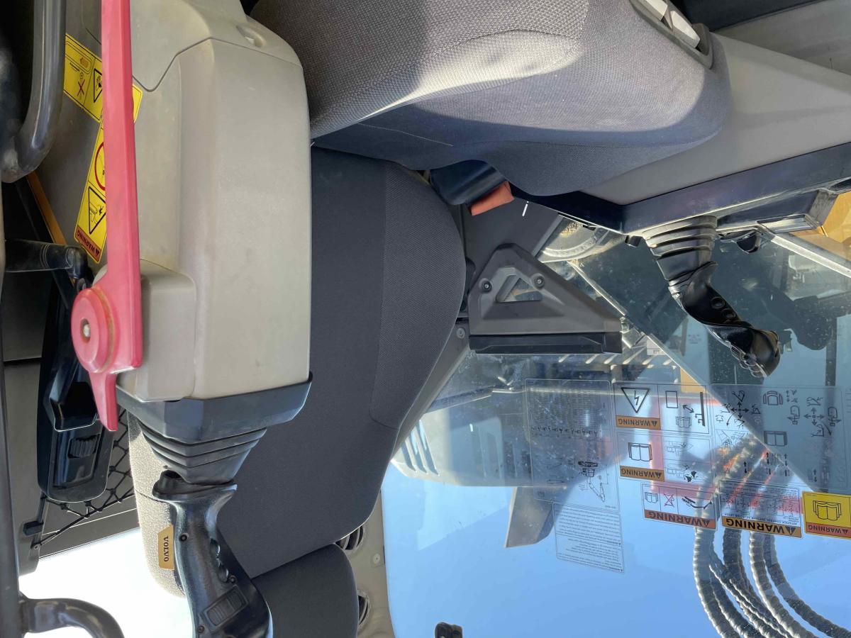 2021 Volvo ECR235EL-6