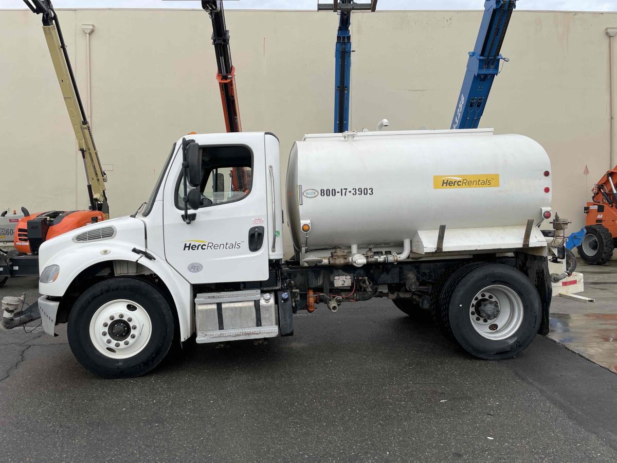 2018 Freightliner M2106