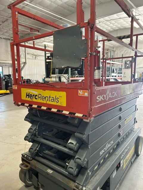 2017 Skyjack SJ4740