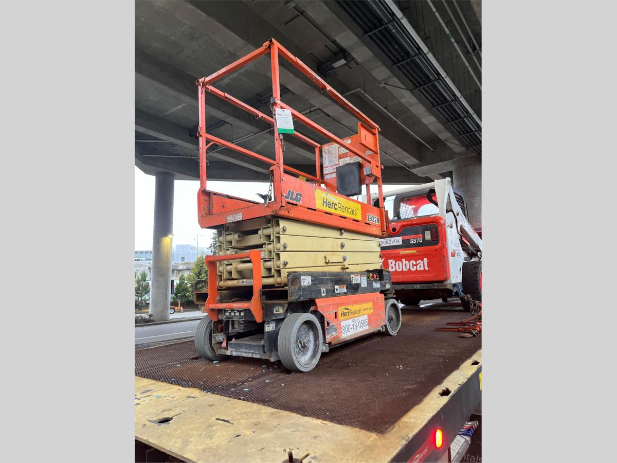 2017 JLG 1932R