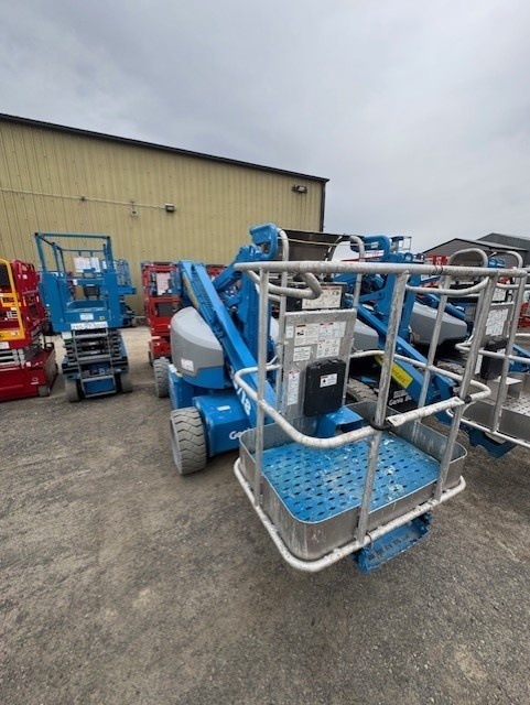 2017 Genie Z-33/18