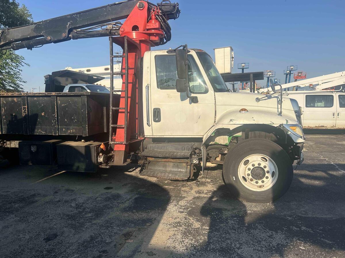 2003 International 7400-2