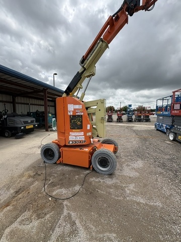 2016 JLG E300AJP-6