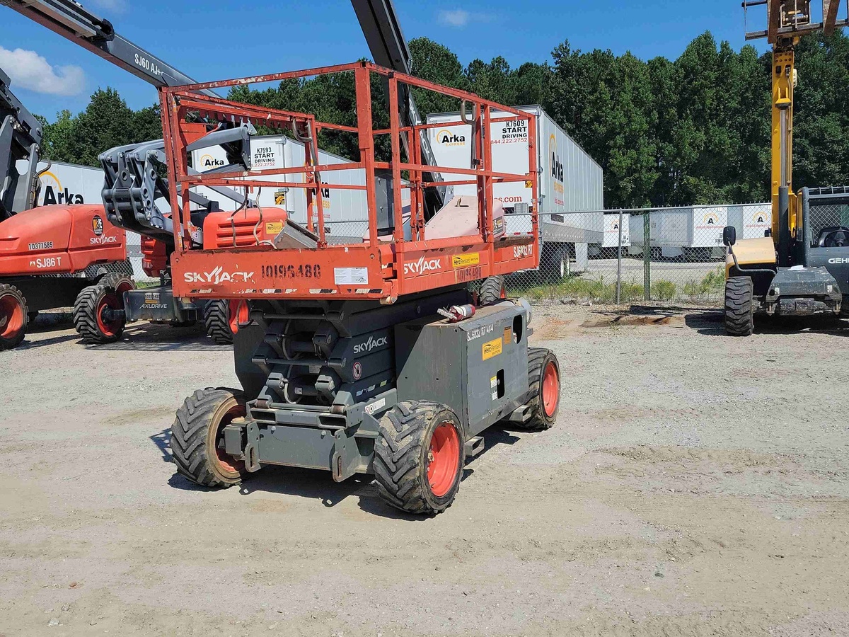 2016 Skyjack SJ-6832RT-5