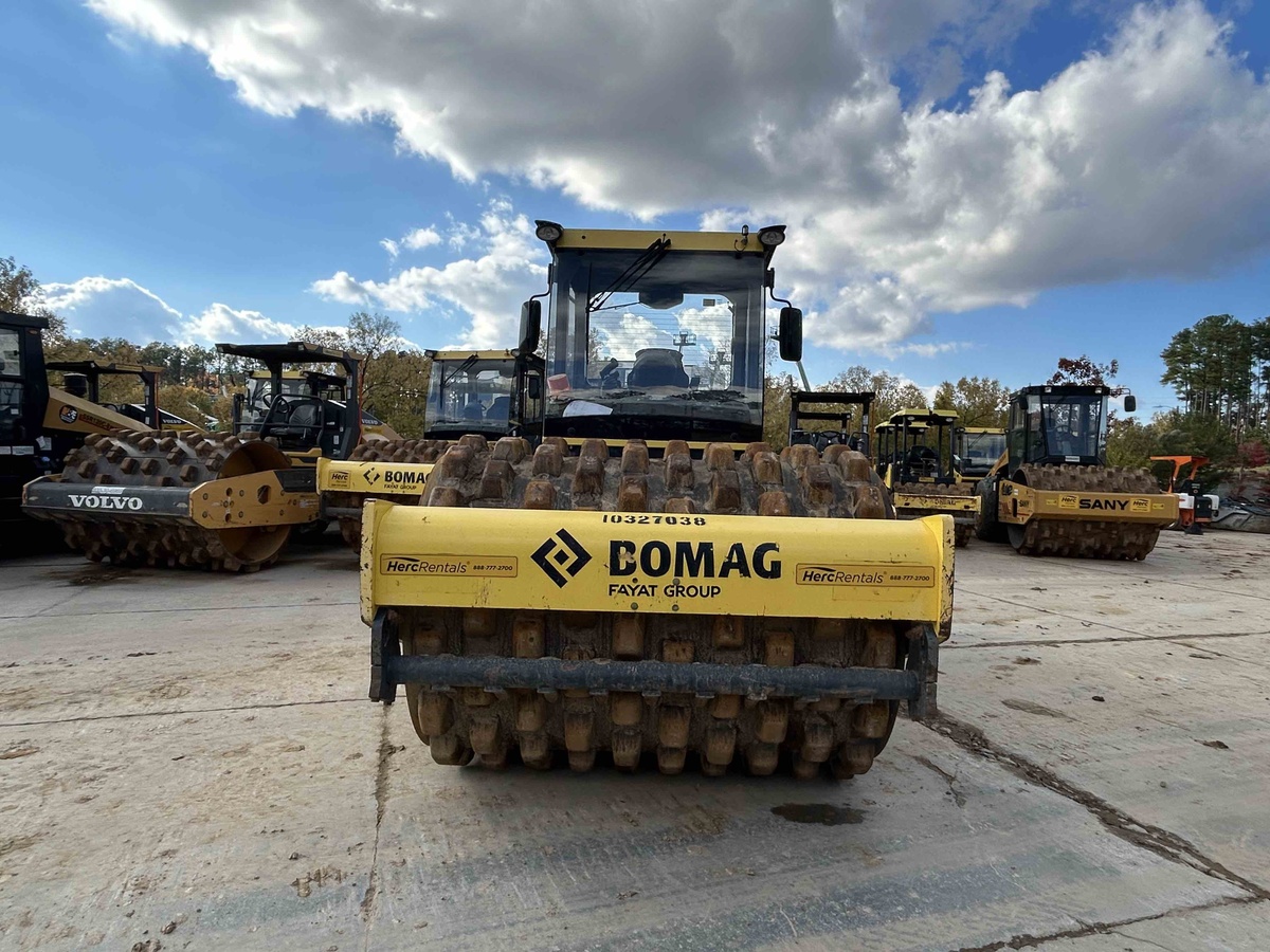 2021 BOMAG BW 211 PDH-5-8