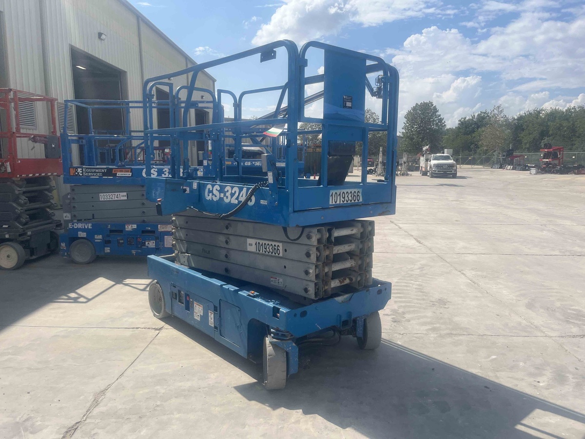 2016 Genie GS-3246-2
