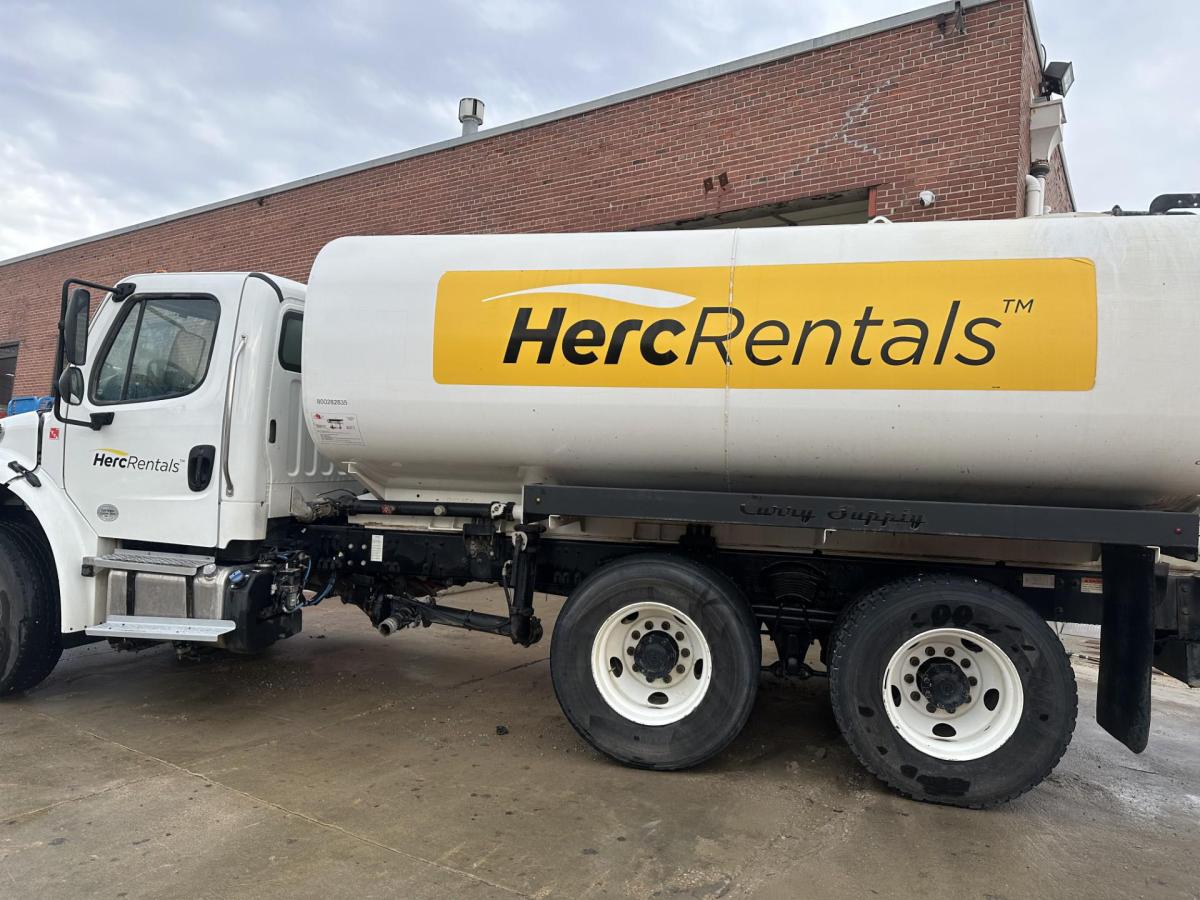 2020 Freightliner M2106